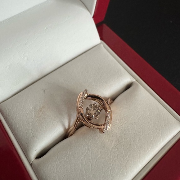 Dancing Diamond Ring - Picture 2 of 3